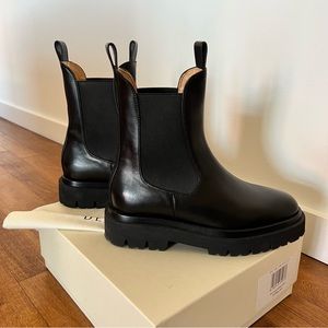 Dear Frances Leather Tony Chelsea Boots Size 39.5 (US 9.5)